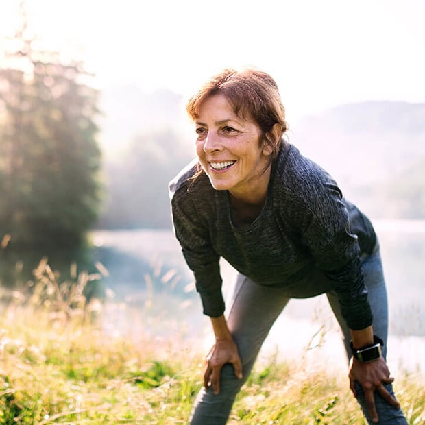 Frau nach dem Sport