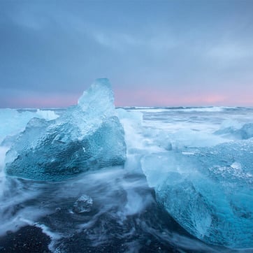 Eisschollen in Wasser